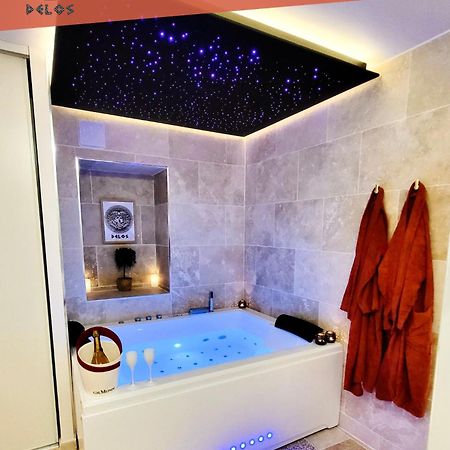 - La Suite Delos - Jacuzzi 2 Places - Centre Ville A Pied - Lit Queen Size - Parking Privee - Wifi - City Center Within Walking Distance - Κεμπέρ Εξωτερικό φωτογραφία