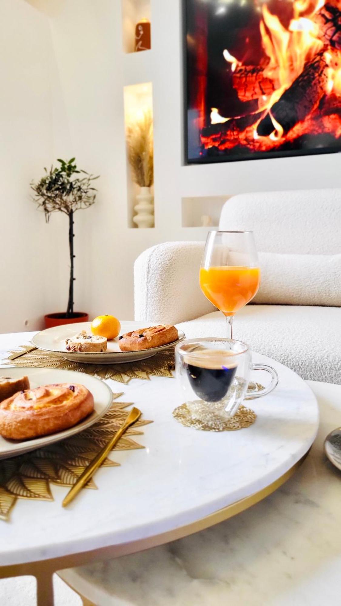 - La Suite Delos - Jacuzzi 2 Places - Centre Ville A Pied - Lit Queen Size - Parking Privee - Wifi - City Center Within Walking Distance - Κεμπέρ Εξωτερικό φωτογραφία