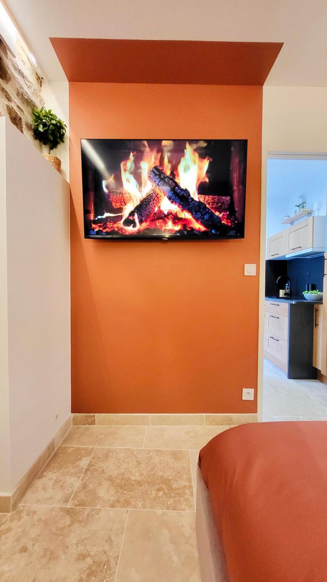 - La Suite Delos - Jacuzzi 2 Places - Centre Ville A Pied - Lit Queen Size - Parking Privee - Wifi - City Center Within Walking Distance - Κεμπέρ Εξωτερικό φωτογραφία
