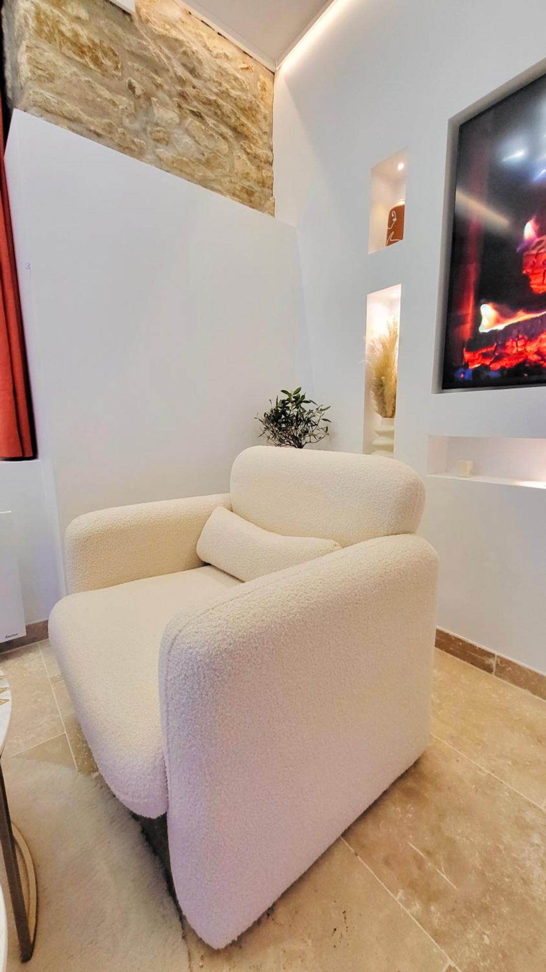 - La Suite Delos - Jacuzzi 2 Places - Centre Ville A Pied - Lit Queen Size - Parking Privee - Wifi - City Center Within Walking Distance - Κεμπέρ Εξωτερικό φωτογραφία